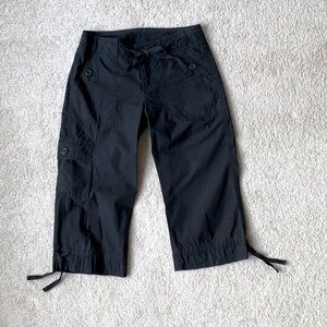 Gap Black Cargo Capris Pants | Size 1
